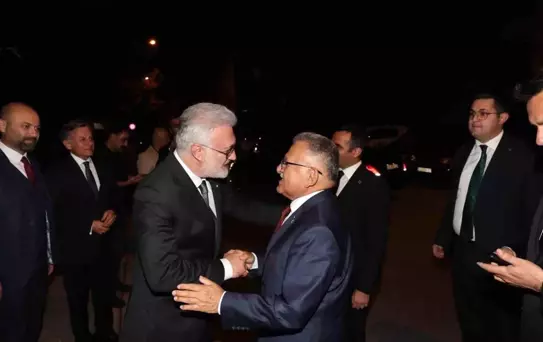 Büyükkılıç'tan Tiyatro Destek Sözü