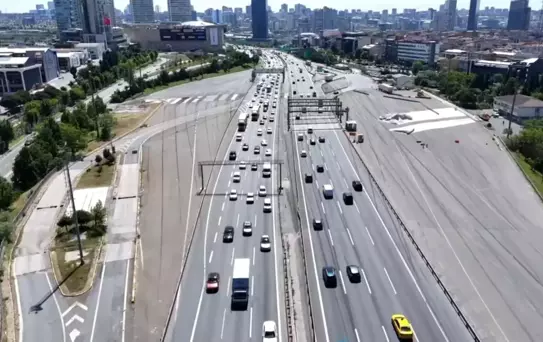 İstanbul'da Bayram Trafiği Başladı