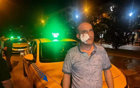 Yol verme kavgası taksi durağına taştı: 2 yaralı