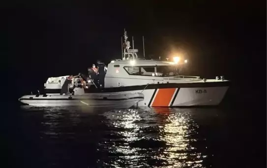 Çanakkale'de 18 Kaçak Göçmen ve 1 Kaçakçı Yakalandı
