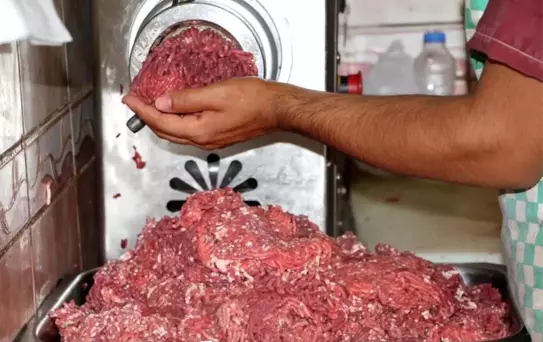 Erzincan'da Kasapların Kıyma Telaşı Devam Ediyor