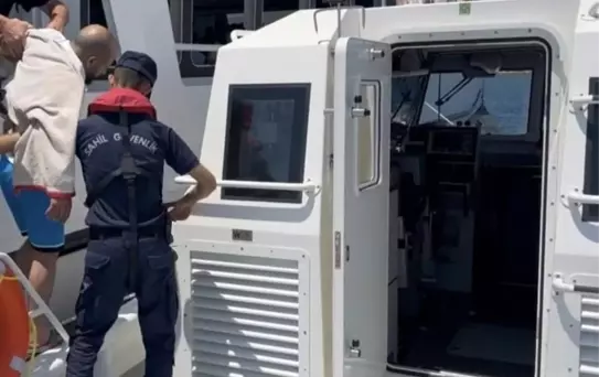 Ayvalık'ta Rahatsızlanan Kişi Kurtarıldı