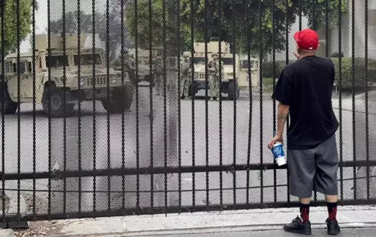 Los Angeles'taki eylemlerin merkez üssü Paramount sakinleri konuştu