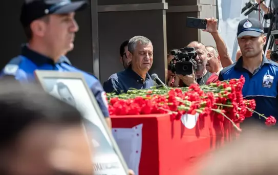 Ferdi Zeyrek İçin Tören Düzenlendi