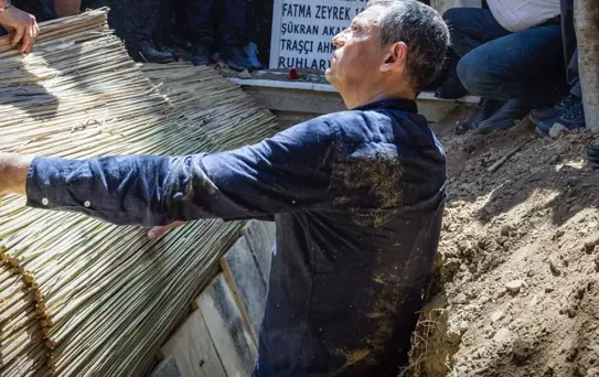 AK Partili isimden CHP lideri Özel'e övgü dolu sözler