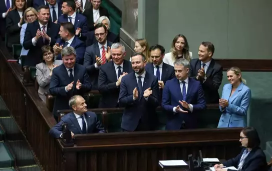 Polonya'da Donald Tusk Hükümeti Güvenoyu Aldı