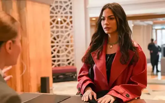 Demet' Özdemir'in güzelliği genetikmiş! Ablasıyla pozu çok konuşuldu