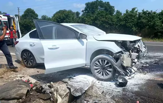 Karasu'da Trafik Kazası: 2 Yaralı