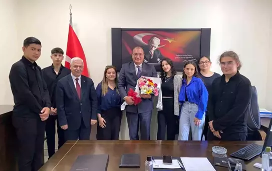 Afyonkarahisar'da Staj Tamamlayan Öğrencilere Belgeleri Verildi