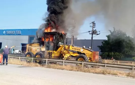 Sakarya'da Greyder Alev Aldı