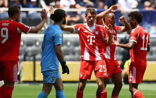Bayern Münih Auckland'a acımadı! Tam bir deste gol