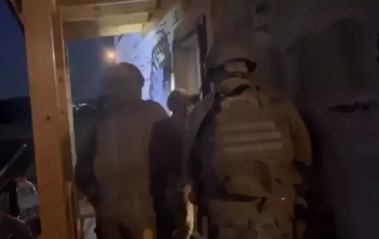 İzmir'de Suç Örgütüne Operasyon: 17 Tutuklama