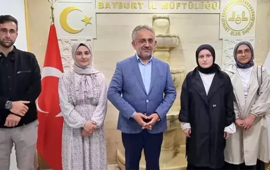 Bayburt'ta Umre Ödüllü Yarışma