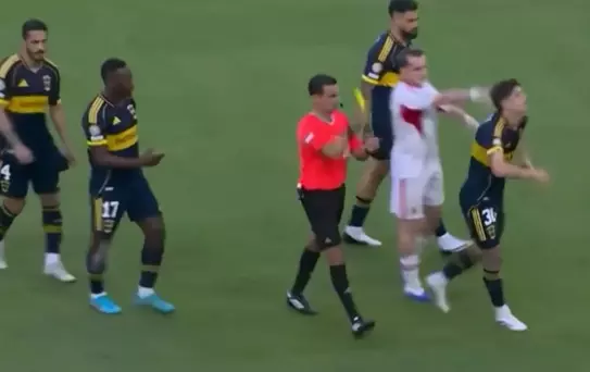Hakemin yanında yaptı! Boca Juniors maçında Kerem Aktürkoğlu'nu çıldırtan hareket 