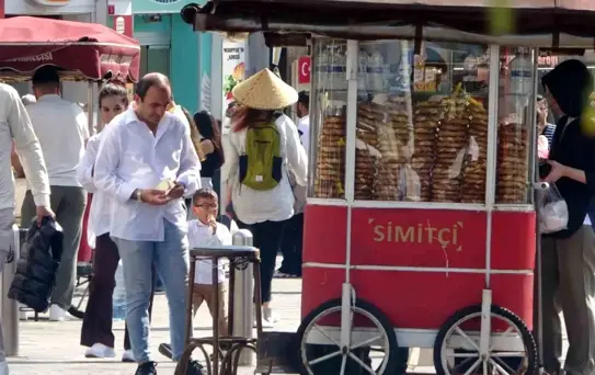 İstanbul'da Sıcaklar Turistleri Zorluyor