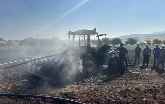 Adıyaman'da Traktör Yangında Yandı