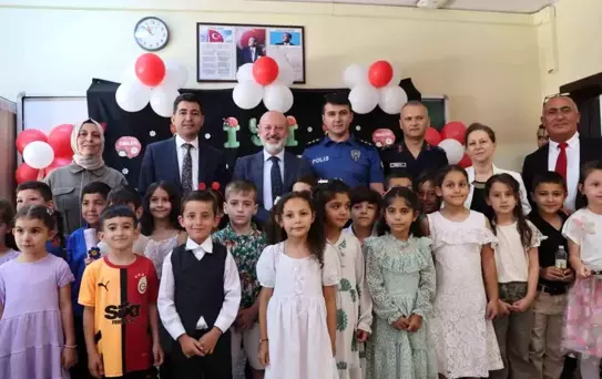 Başkan Çolakbayrakdar, öğrencilerin karne sevincine ortak oldu