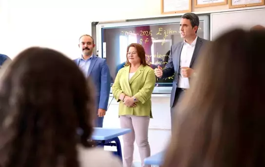 Didim Belediye Başkanı Gençay, Öğrencilerin Karne Sevincine Ortak Oldu