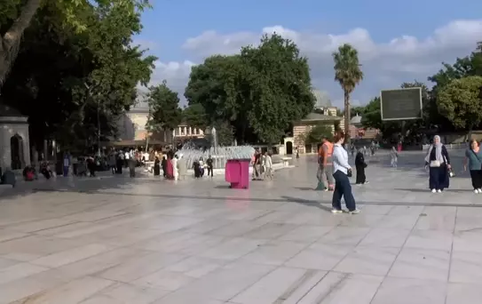 YKS Adayları Eyüp Sultan Cami'nde Dua Etti