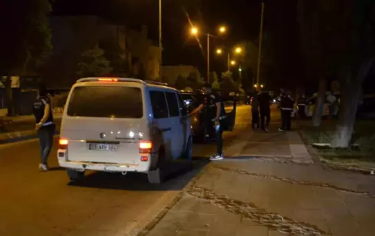 Bafra'da Huzur Uygulaması: 2 Tabanca ve Uyuşturucu Ele Geçirildi