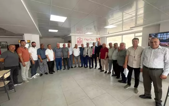 Kilis'te Muhtarlar Derneği Seçimi: Mehmet Karakuş Yeniden Başkan