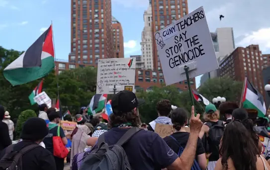 ABD halkı İran'la savaşmak istemiyor! New York'ta protesto gösterileri başladı