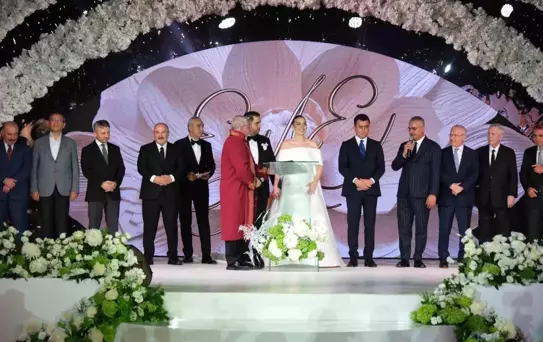 Çorum'da Ünlülerle Dolu Görkemli Düğün