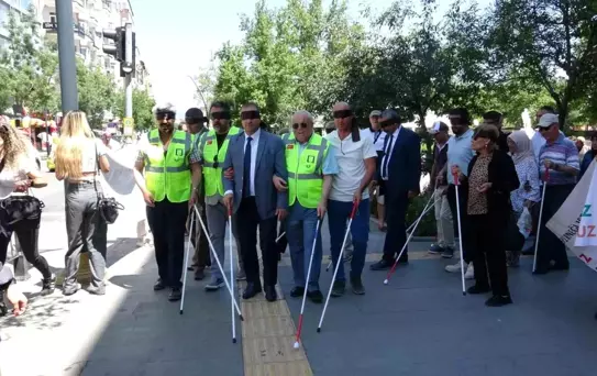 Isparta'da Engelli Farkındalık Yürüyüşü Düzenlendi