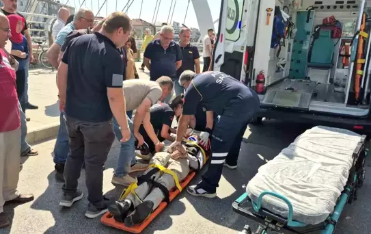 Düzce'de Motosiklet ve Bisiklet Çarpıştı