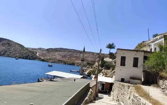Sırtlan Işıkla Saldırdı