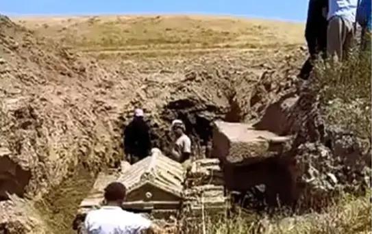 Denizli'de Kaçak Kazı: Binlerce Yıllık Lahit Bulundu