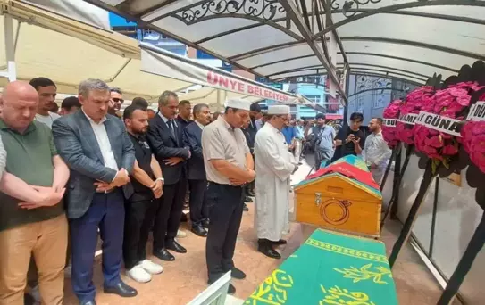Yönetmen Ahmet Selim Tuncer memleketinde son yolculuğuna uğurlandı