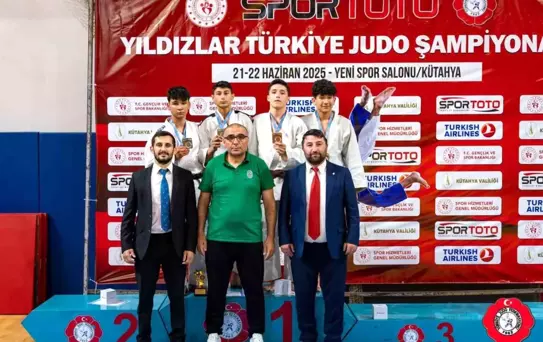 Bilecikli Ahmet Buğra Kısa Türkiye Üçüncüsü