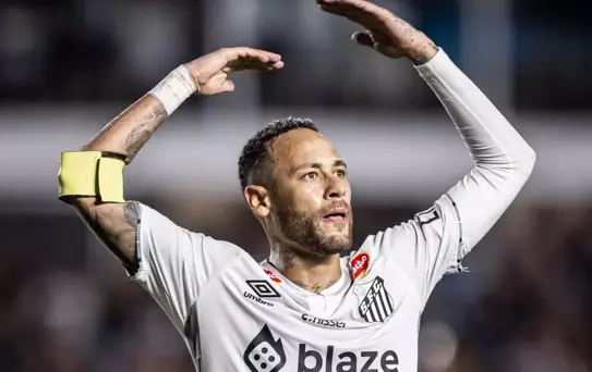 Fenerbahçe ile anılan Neymar imzayı attı