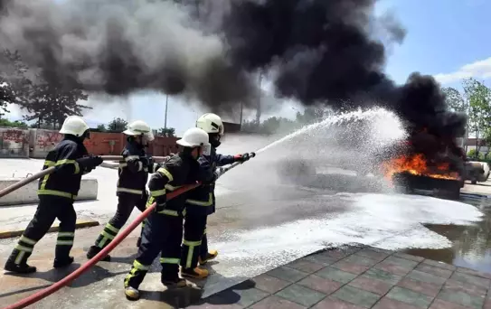 Kocaeli İtfaiyesi, Yangın ve Acil Durum Eğitimi ile Kapasitesini Arttırıyor