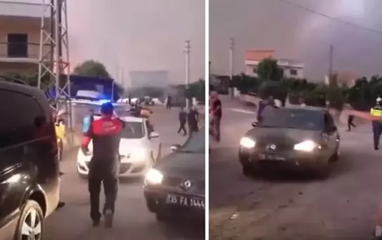 Aliağa'daki yangın Foça'ya doğru genişledi, bazı evler tahliye edildi