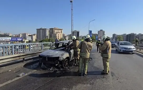 Ataşehir'de Araç Yangını