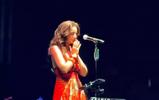 Öykü Gürman Bodrum'da Unutulmaz Konser Verdi