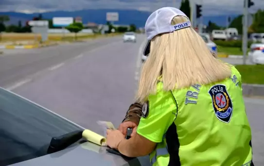 Hız Sınırını Aşan Motosikletçilere Cezalar Yağdı