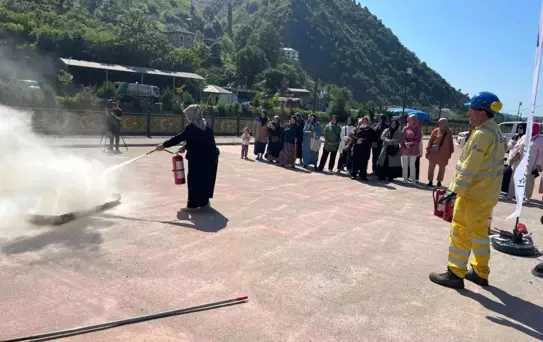 Çayeli Belediyesi, Kadınlara Yangın Eğitimi Verdi