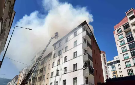Niğde'de Apartmanda Bacadan Kısa Sürede Yangın Kontrol Altına Alındı