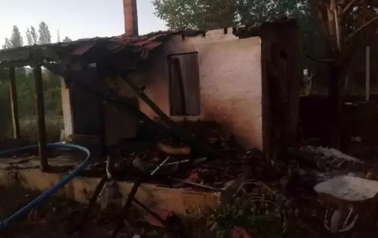 Isparta'da Bahçe Evi Yangını