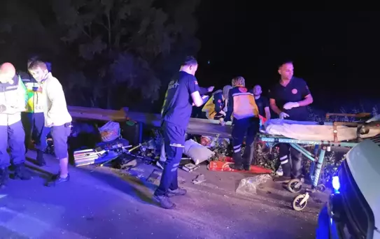 Düzce'de TIR-Minibüs Çarpışması: 7 Yaralı