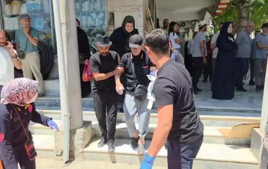 Bursa'da Otomobil Yayalara Çarptı