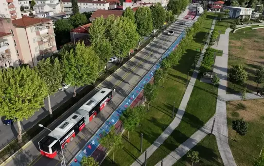 Sakarya'da Metrobüs Hattı Test Seferlerine Başladı