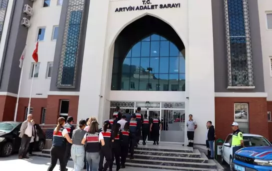 FETÖ Soruşturmasında 8 Gözaltı