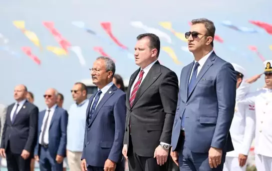 Silivri'de deniz şehitlerini anma programı düzenledi