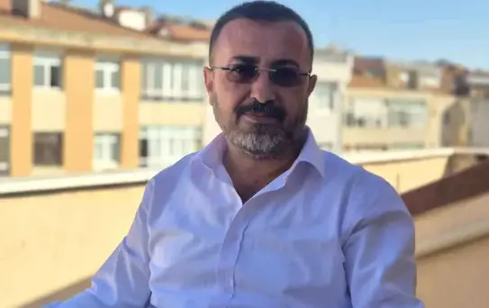 Gazeteci yan yatan teknede yaşadığı korku dolu anları anlattı