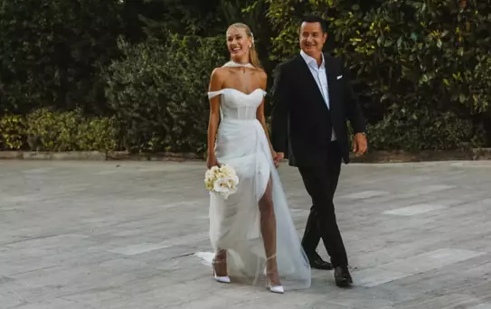 Acun Ilıcalı eşinin yeni yaşını duygusal sözlerle kutladı