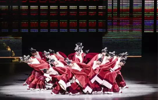 7. Çin Xinjiang Dans Festivali Urumqi'de